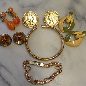 Elizabeth Regina earrings, Yechang bracelet bundle
